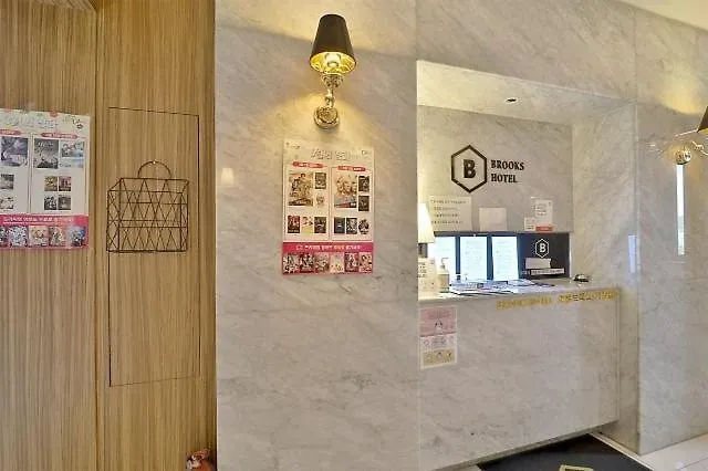 Busan Gijang Brooks 0*,